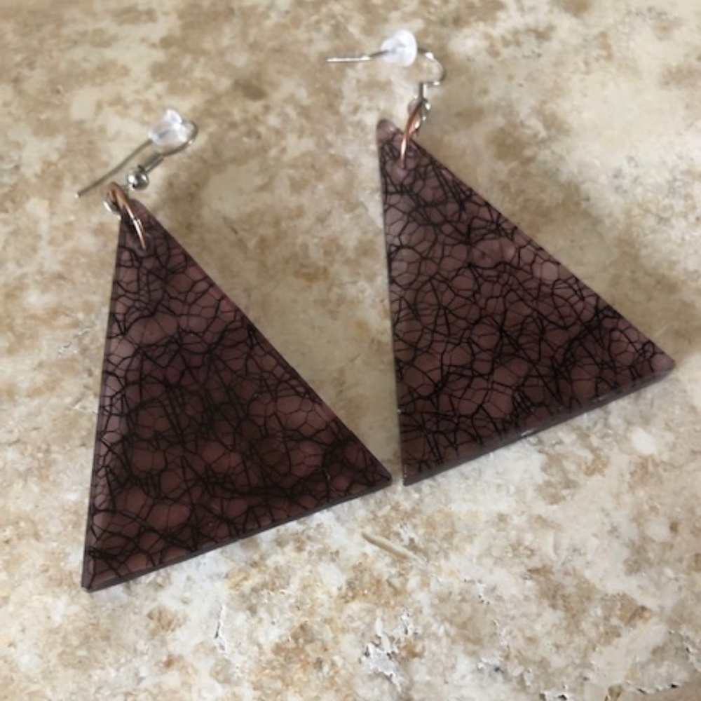 🧜🏼‍♀️🚨Unique Acrylic Triangle Earrings